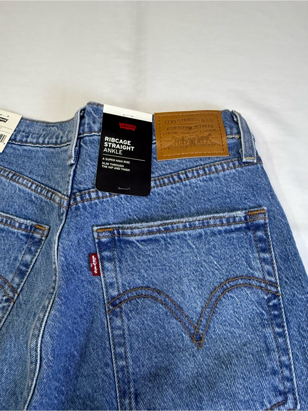 NWT Levi's Jeans Womens Wedgie Straight High Rise Blue Distressed Size W29xL27 - Picture 15 of 16